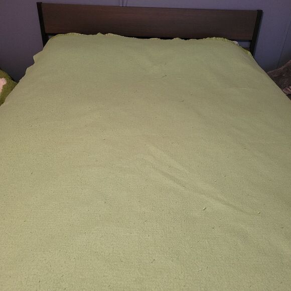 1950s vintage warm wooly bed blanket, pure wool blanket w/ satin binding - Picture 2 of 16